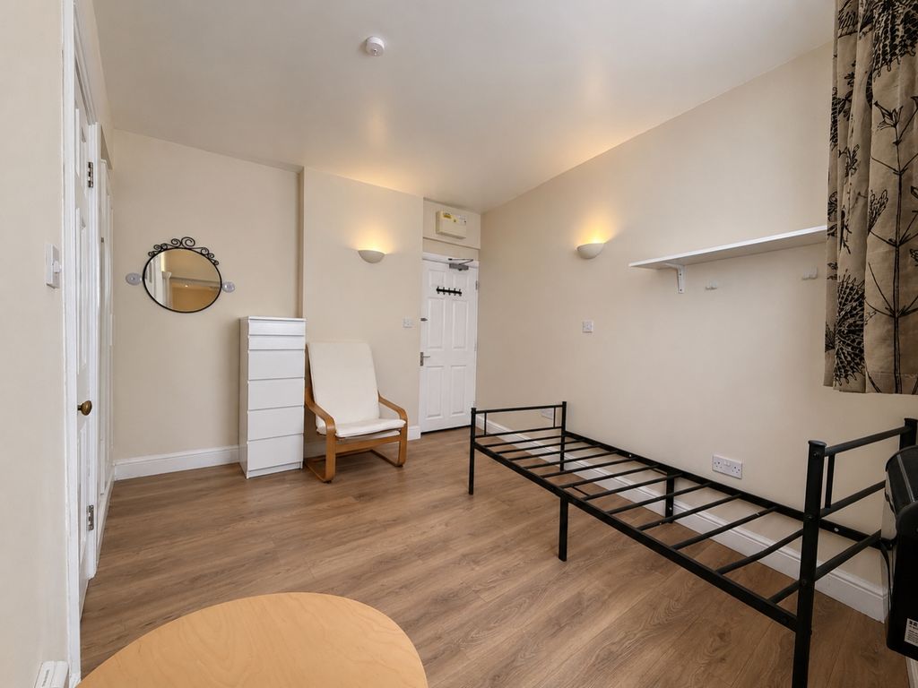 Property photo 3 of 5 65Fdb7D6-866D-4660-Bd54-37D6F25B7F60