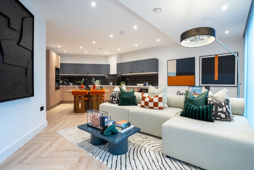 Property photo 1 of 19 Bankside