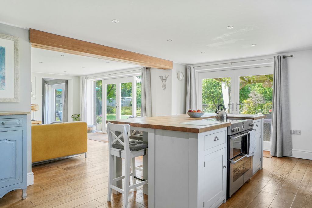 Property photo 3 of 25 02