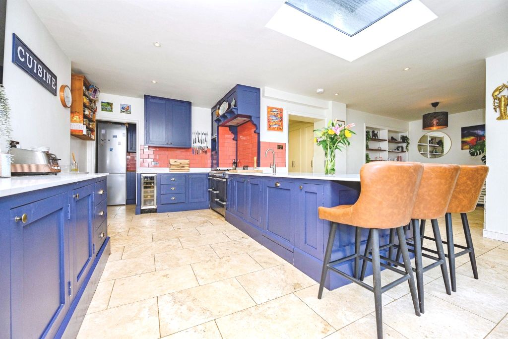 Property photo 2 of 22
