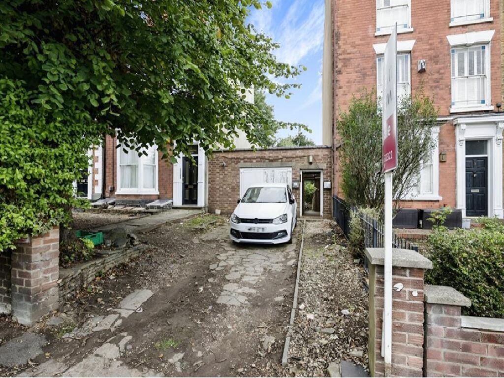 Property photo 1 of 2