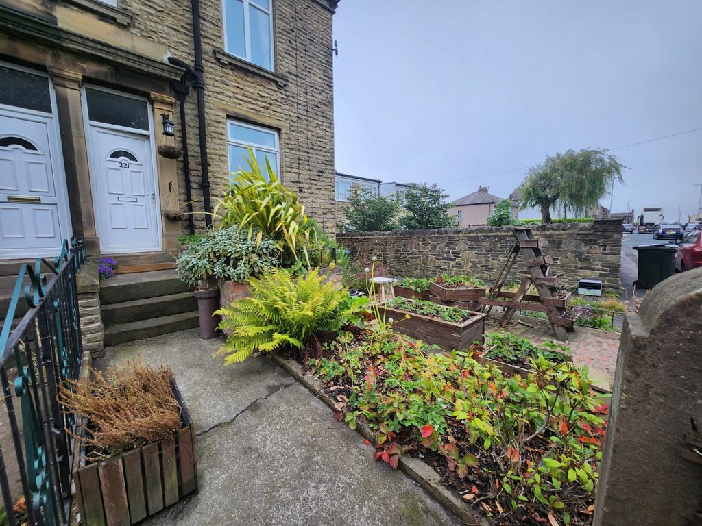 Property photo 3 of 35 Gallery