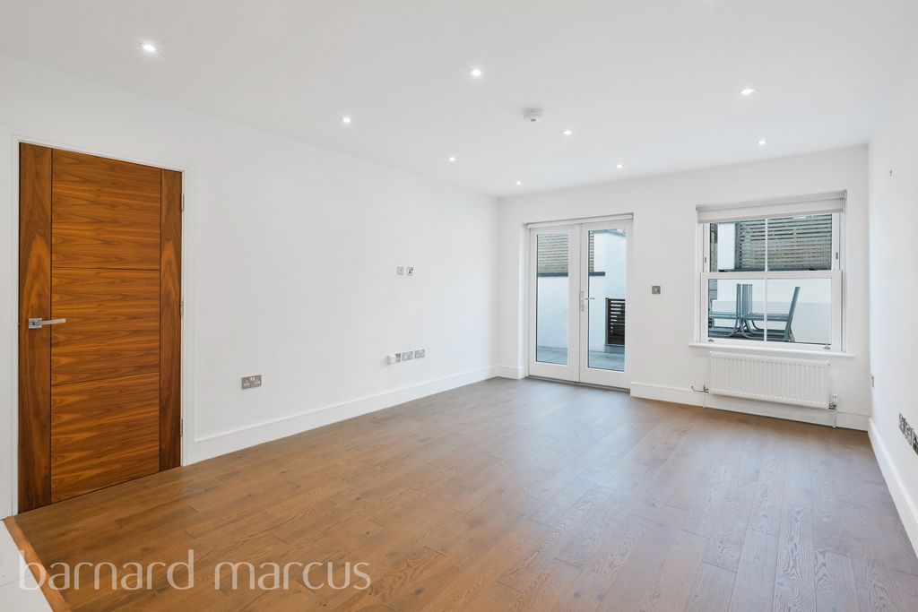 Property photo 2 of 7 Living Room