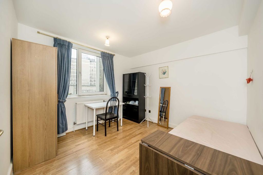Property photo 1 of 4