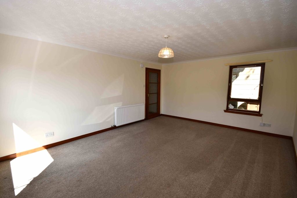 Property photo 3 of 10 Photo