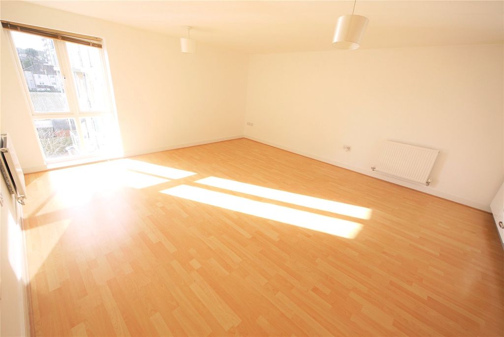 Property photo 2 of 9 Picture No. 13