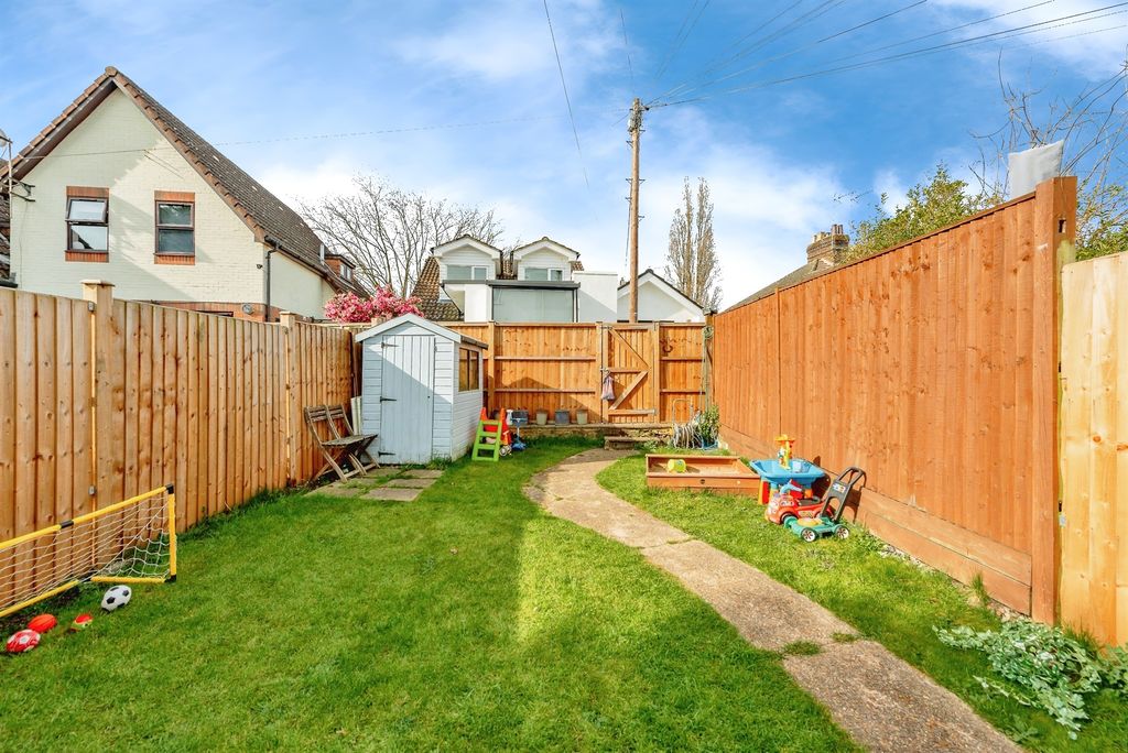 Property photo 2 of 22