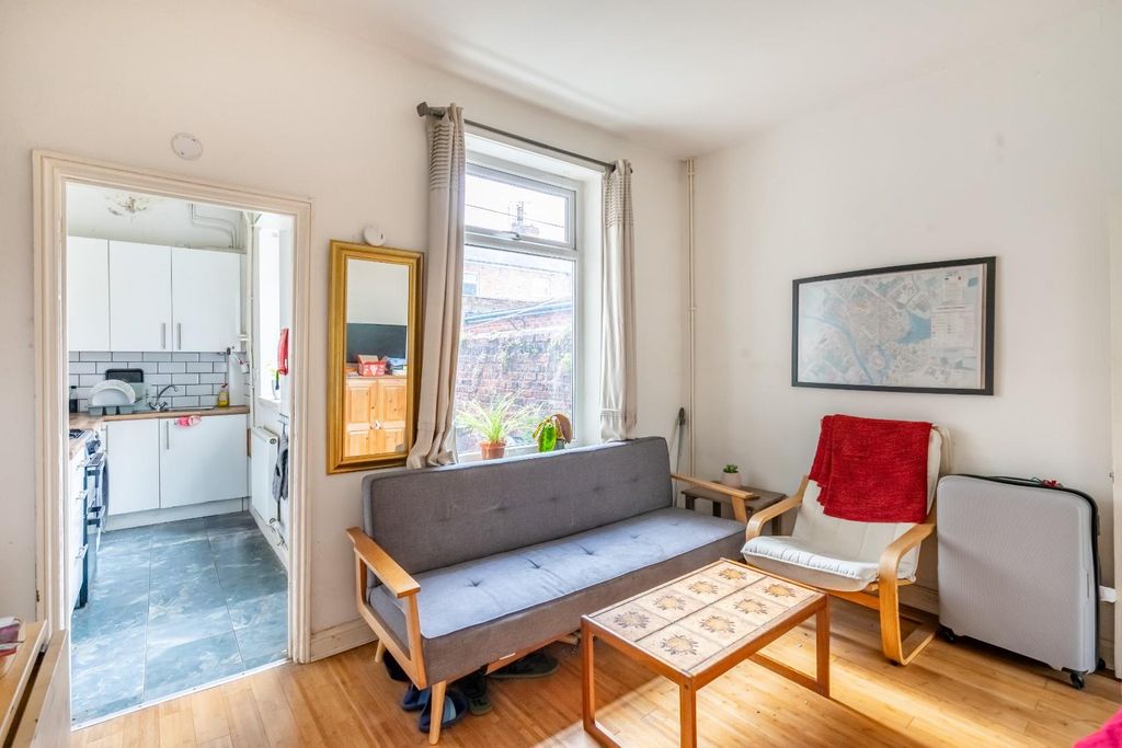 Property photo 2 of 11 2st-3.Jpg