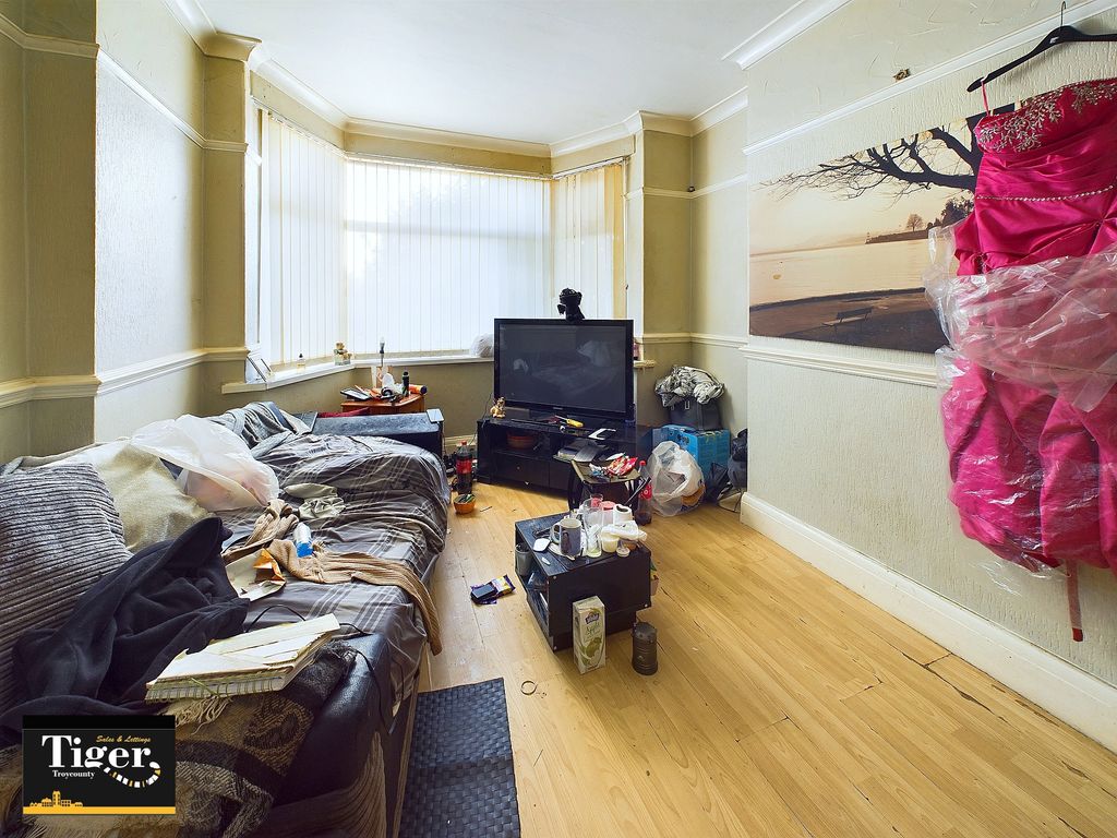 Property photo 2 of 8 Cam02176G0-Pr0414-Still007