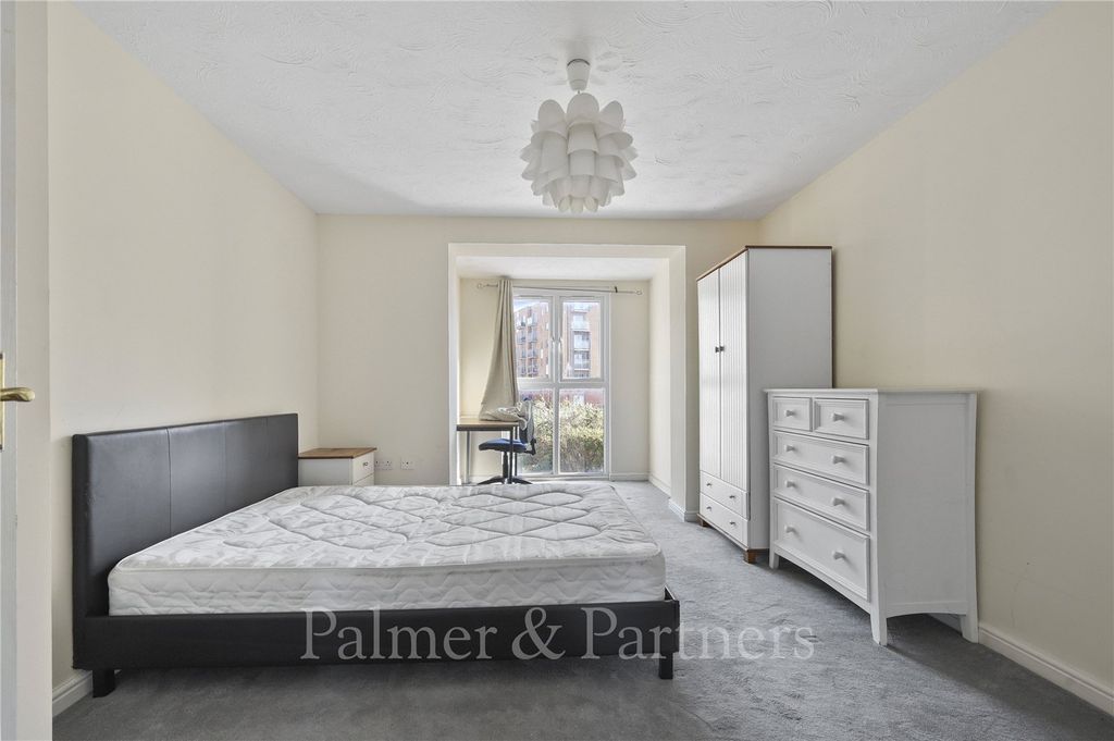 Property photo 2 of 7 Bedroom 1