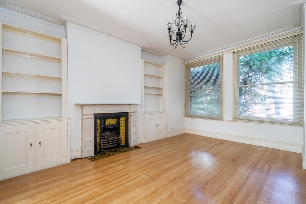 Property photo 2 of 18