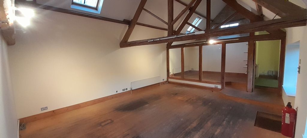 Property photo 3 of 6