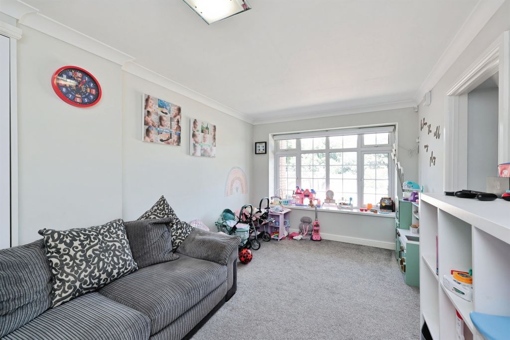Property photo 3 of 24