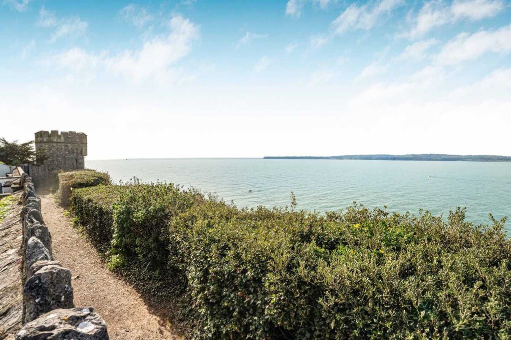 Property photo 3 of 26