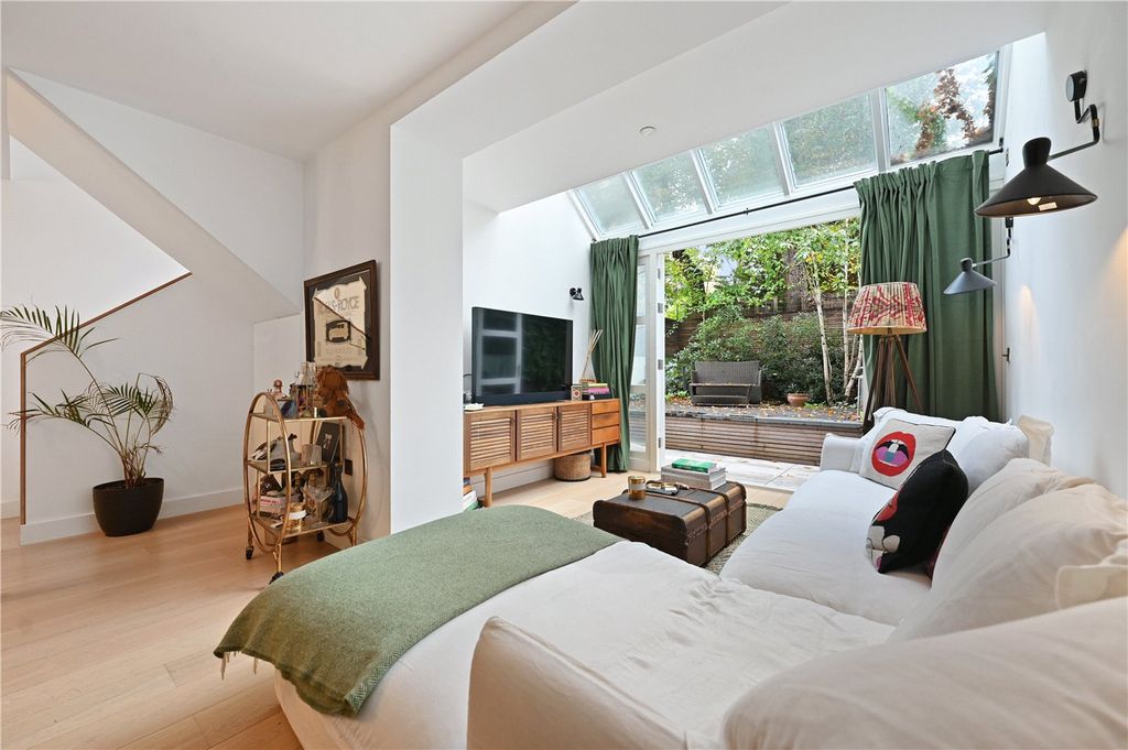 Property photo 2 of 10 Picture No. 28