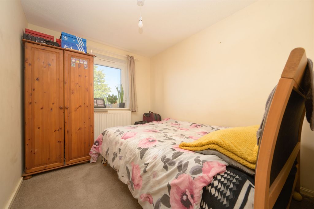Additional image 5 of 2 bed flat for saleHigh Street, Desborough, Kettering NN14