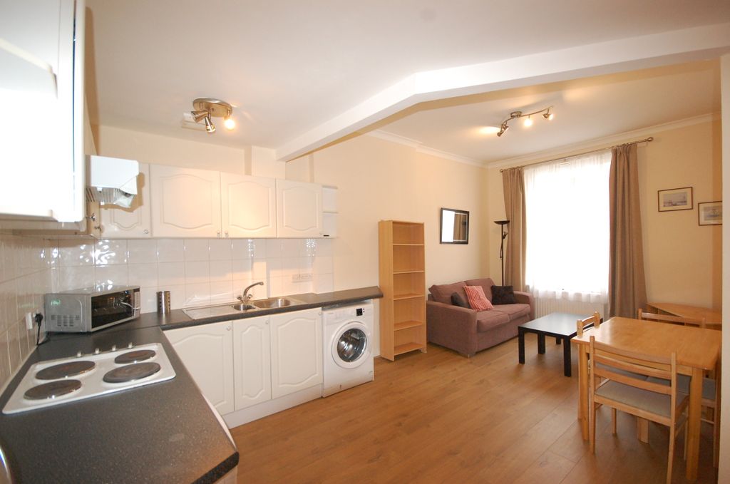 Property photo 1 of 6 Open Plan Lounge/Kitchen