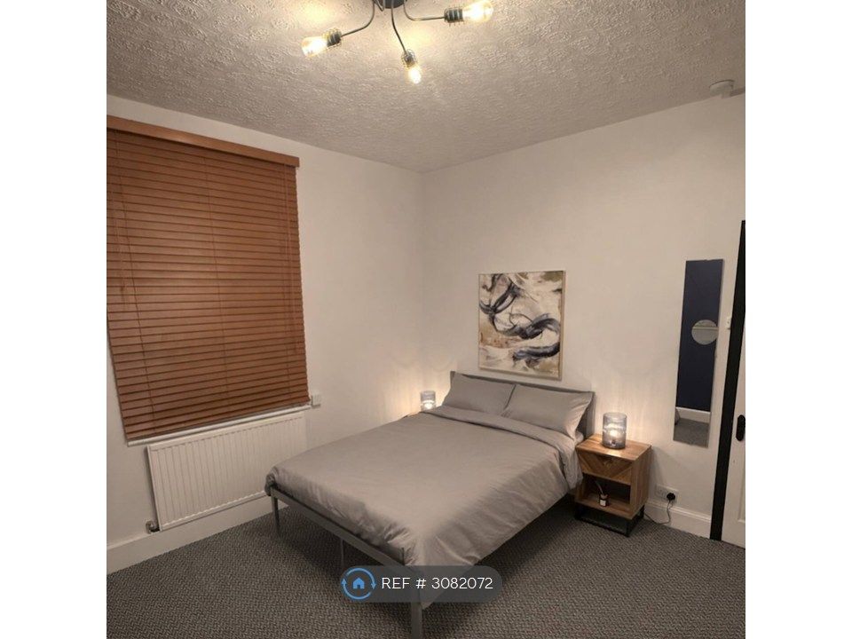Property photo 3 of 4 Bedroom