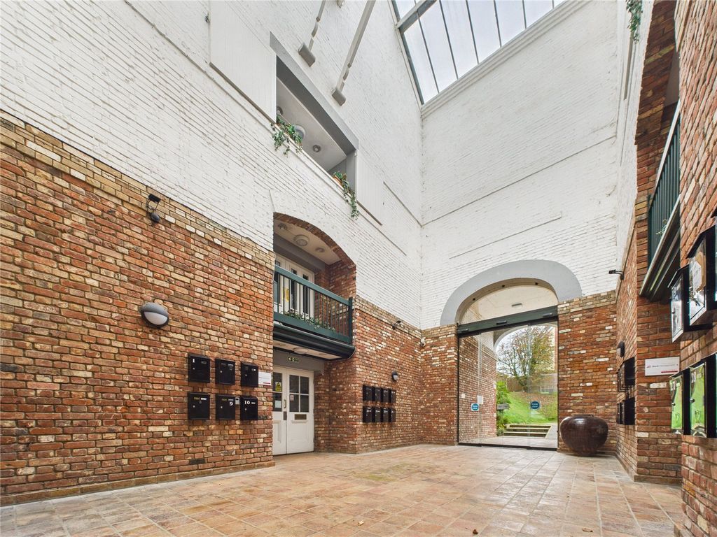 Property photo 2 of 18 Picture No. 02