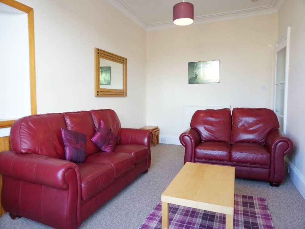 Property photo 3 of 12 Living Room1