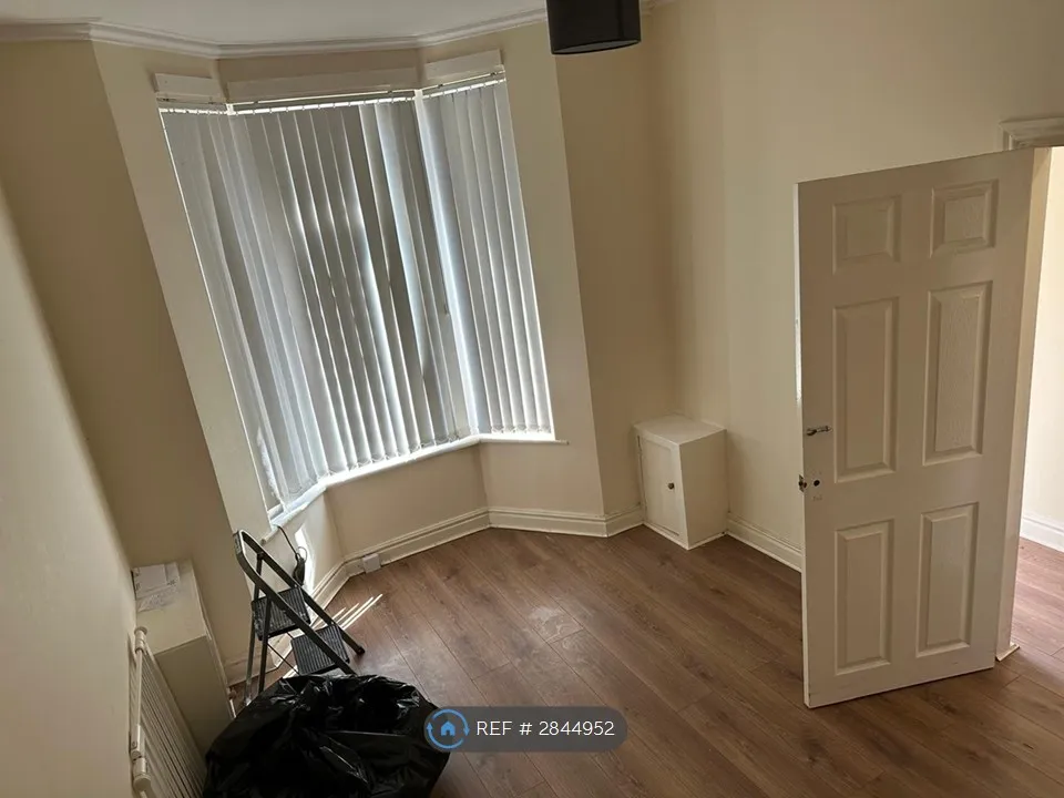 House in Sefton, Liverpool City Region - More