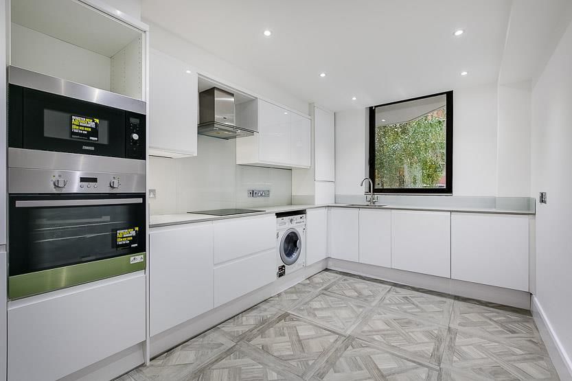 Property photo 2 of 11 Kensington West