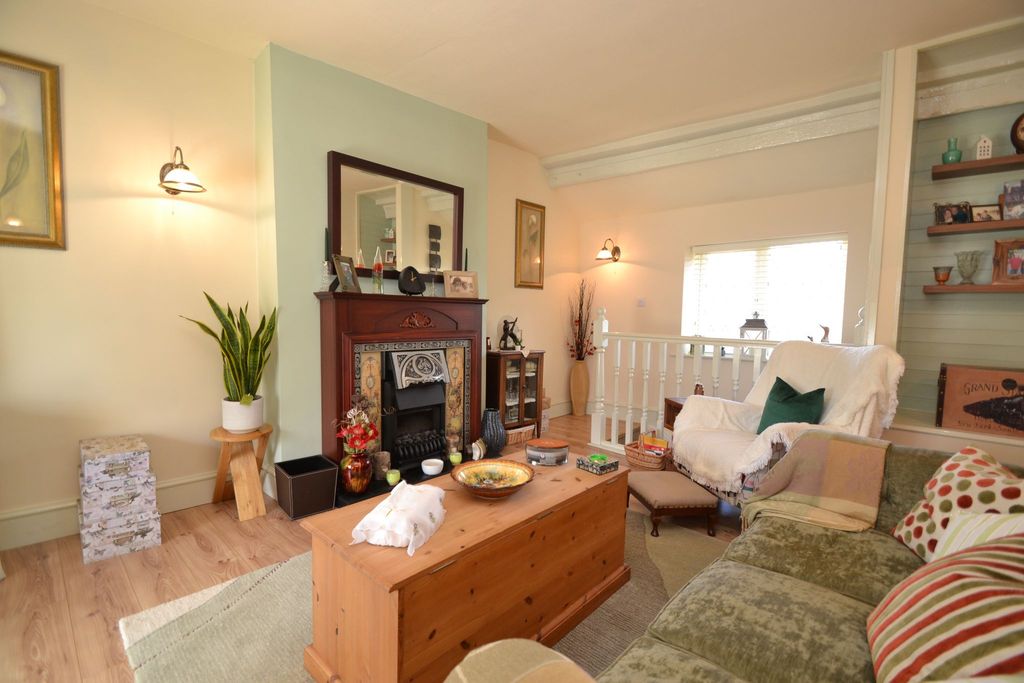 Property photo 1 of 19 Photograph 13