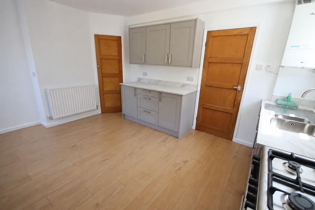 Property photo 3 of 17 Kitchen 1.Jpg
