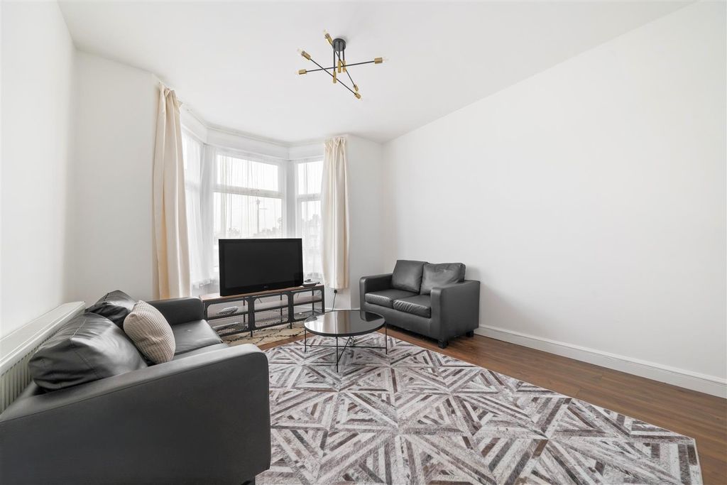 Property photo 3 of 21