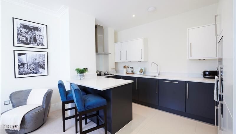 Property photo 3 of 10 Kitchen