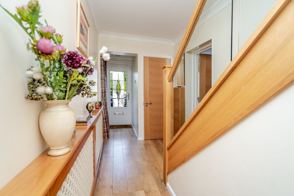 Property photo 3 of 37