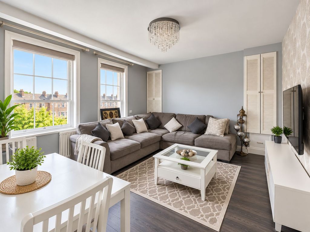 Property photo 1 of 18 3 Bed Flat To Rent Saltwell Street, London E14 0Dh