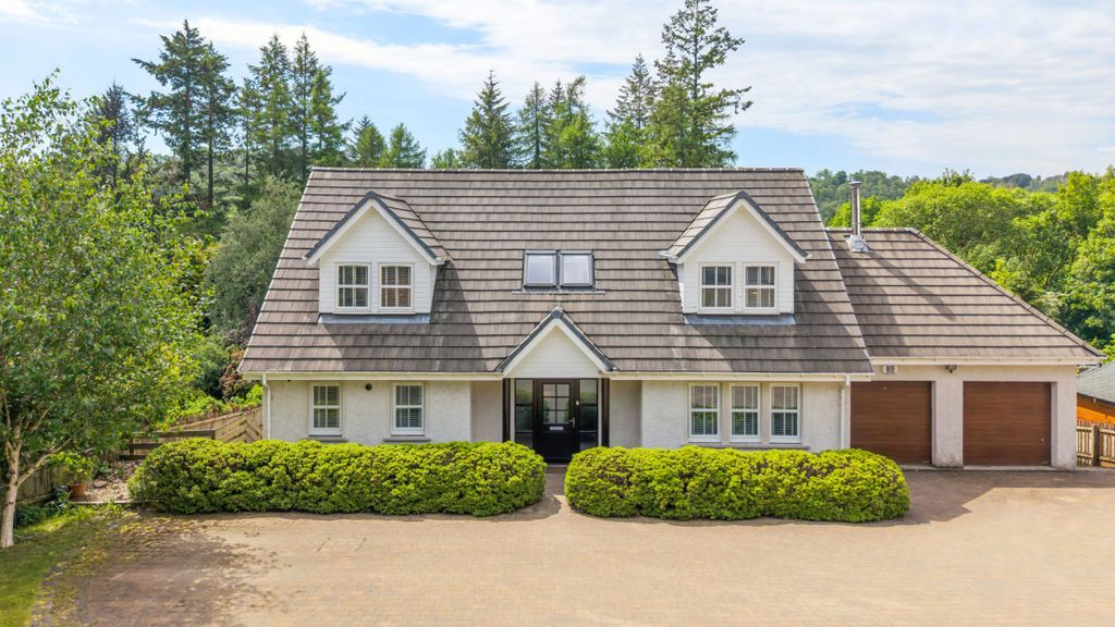 Property photo 1 of 50