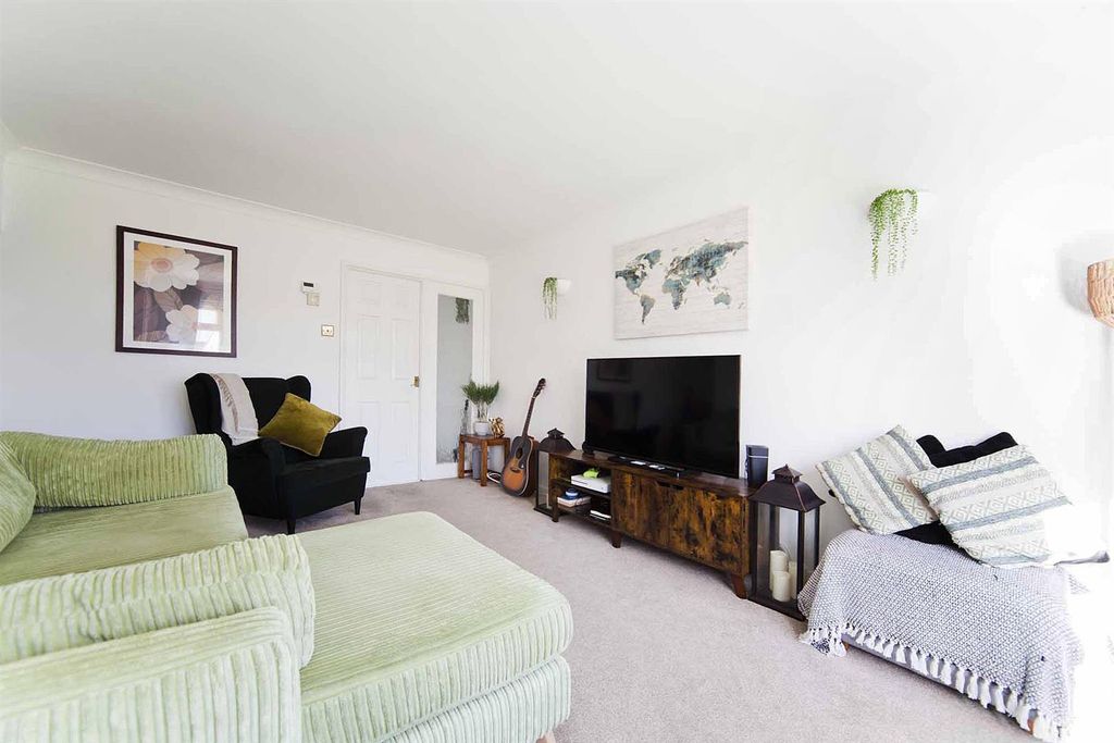 Property photo 3 of 16