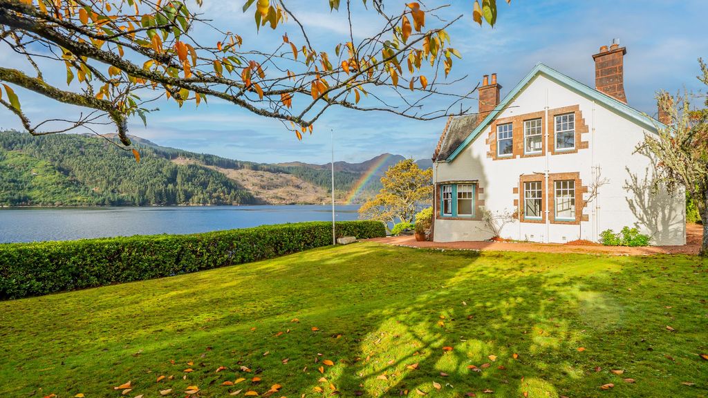 Property photo 2 of 41