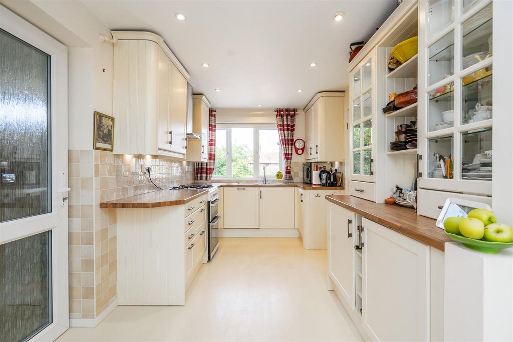 Property photo 2 of 12 19 Blacksmiths Lane_14.Jpg