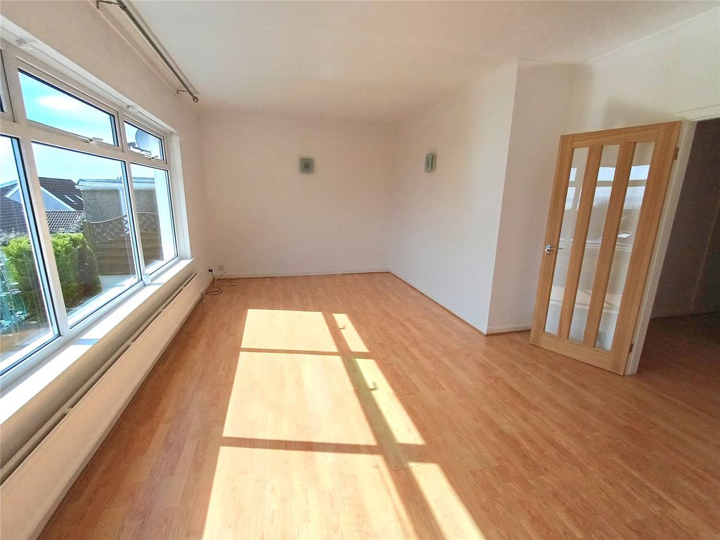 Property photo 2 of 14 Picture No. 11