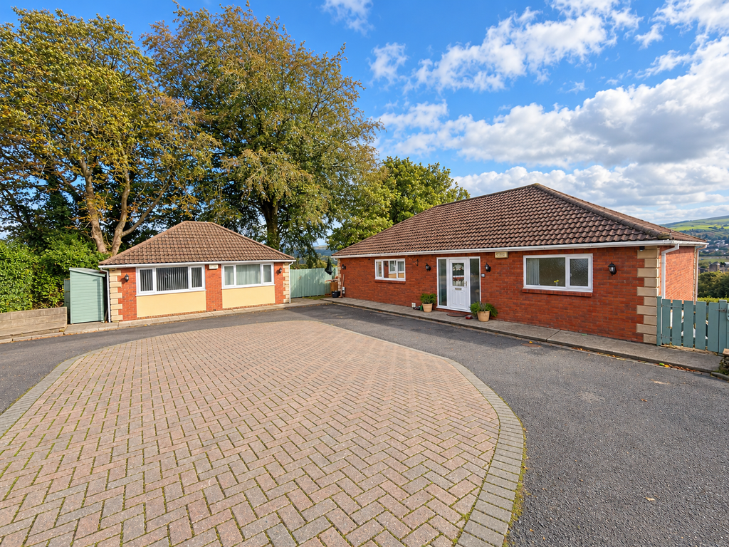 Property photo 2 of 32