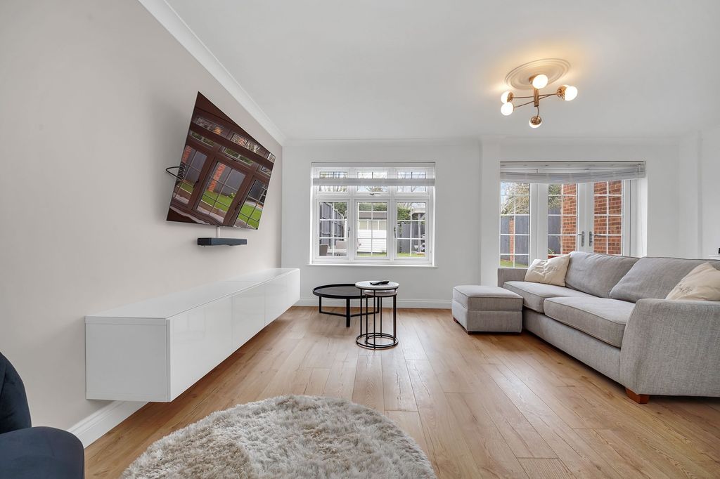 Property photo 2 of 13