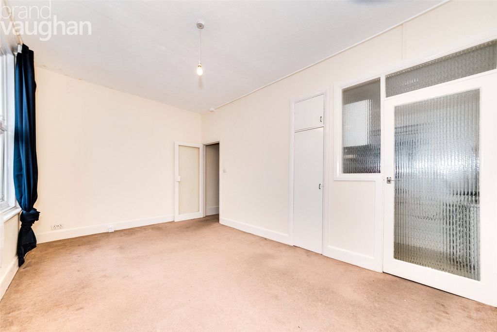 Property photo 2 of 5 Studio Room