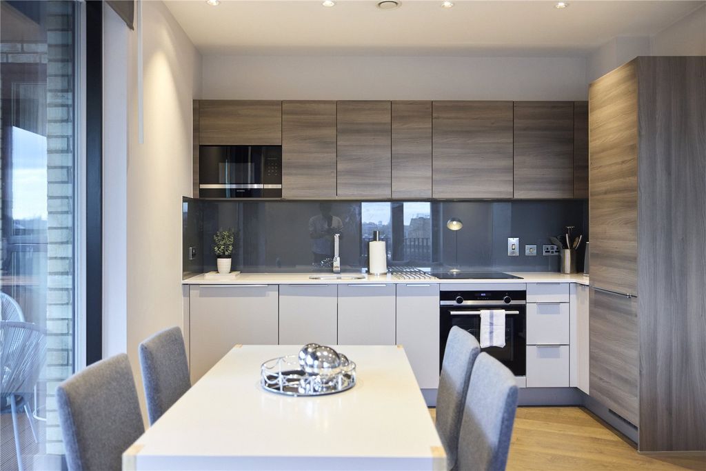 Property photo 3 of 22 Picture No. 16