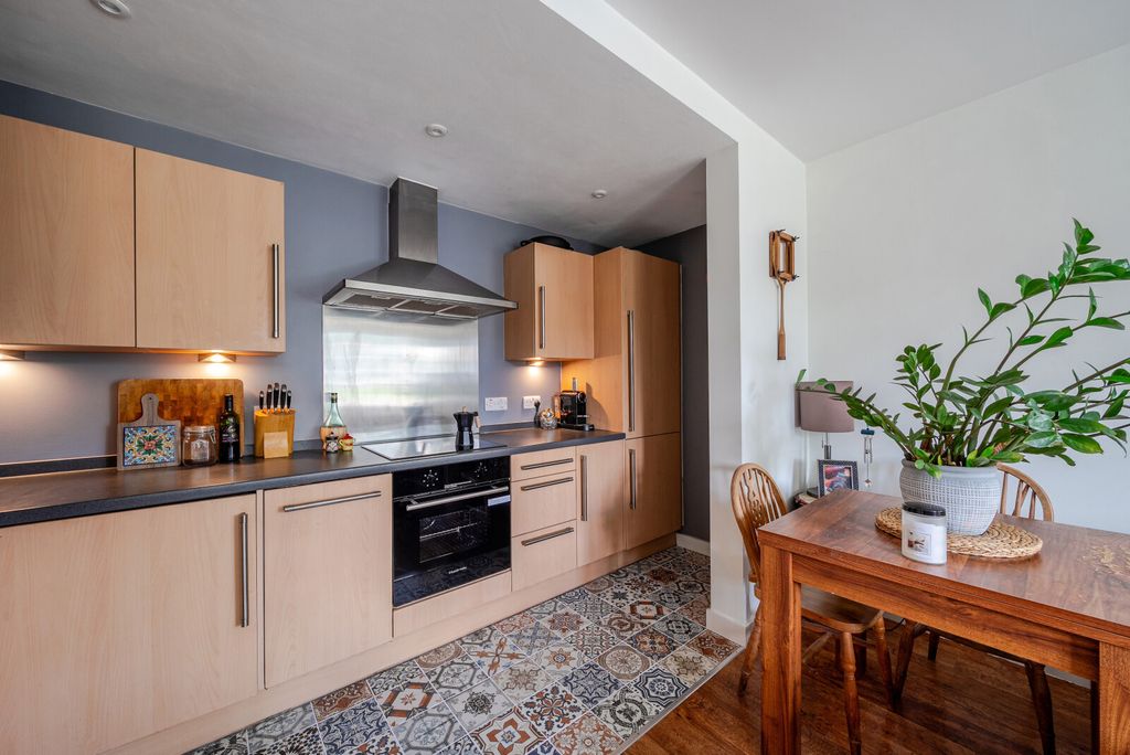 Property photo 3 of 20 1484511-12-6A428A...