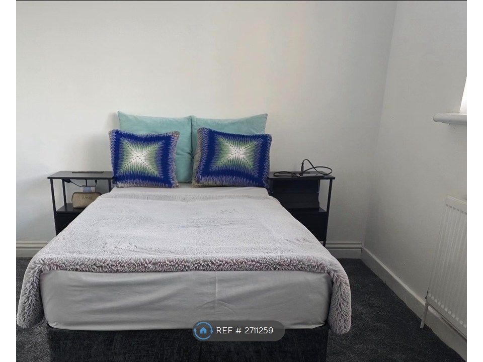 Property photo 1 of 14 Double Bedroom In 3 Bedroom Shared House