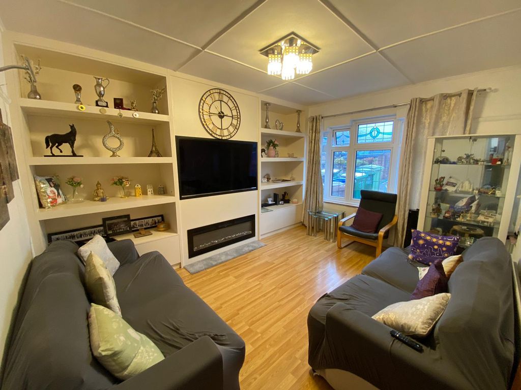 Property photo 3 of 23