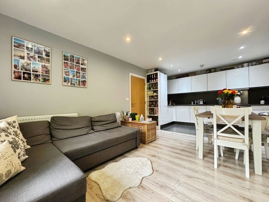 Property photo 3 of 13 Pbox-Img.Jpg