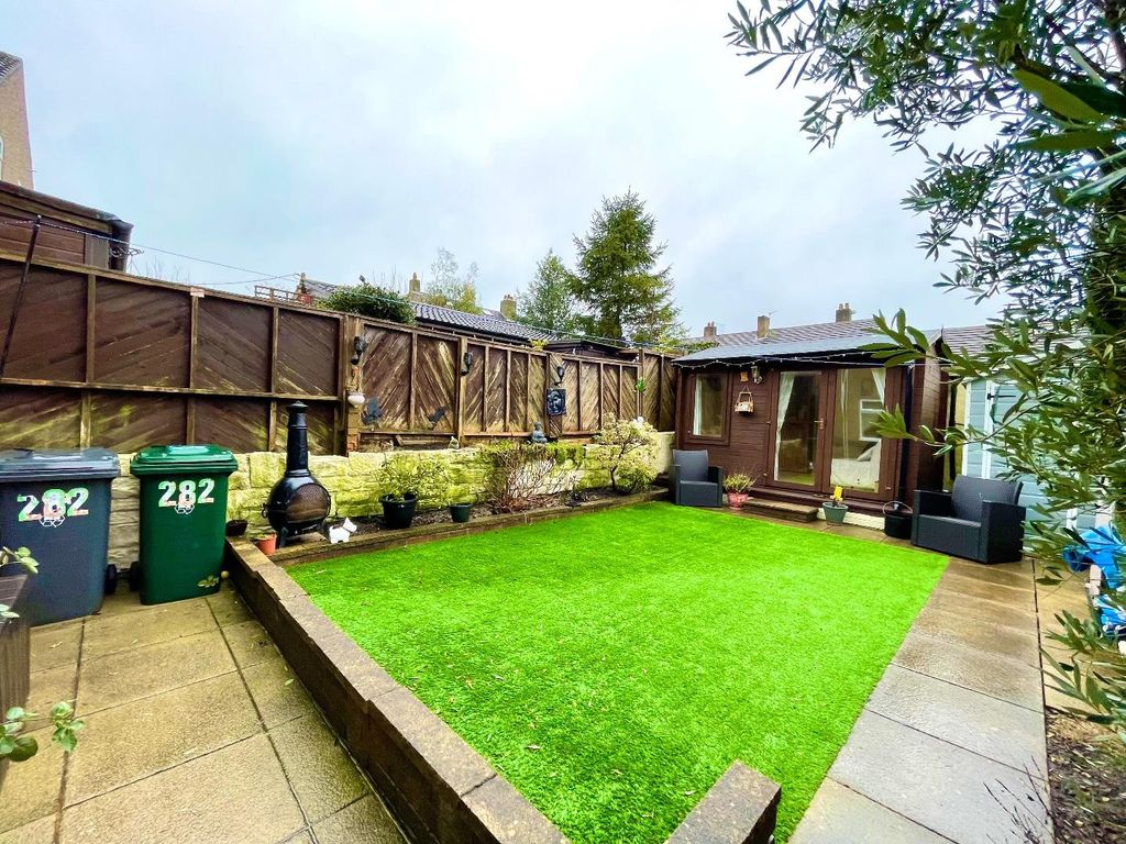 Property photo 2 of 21 Externally