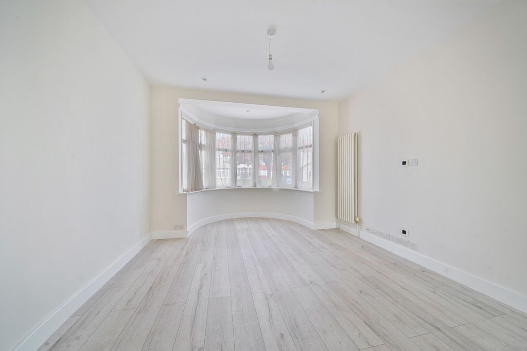 Property photo 2 of 21 1281196 (3).Jpg