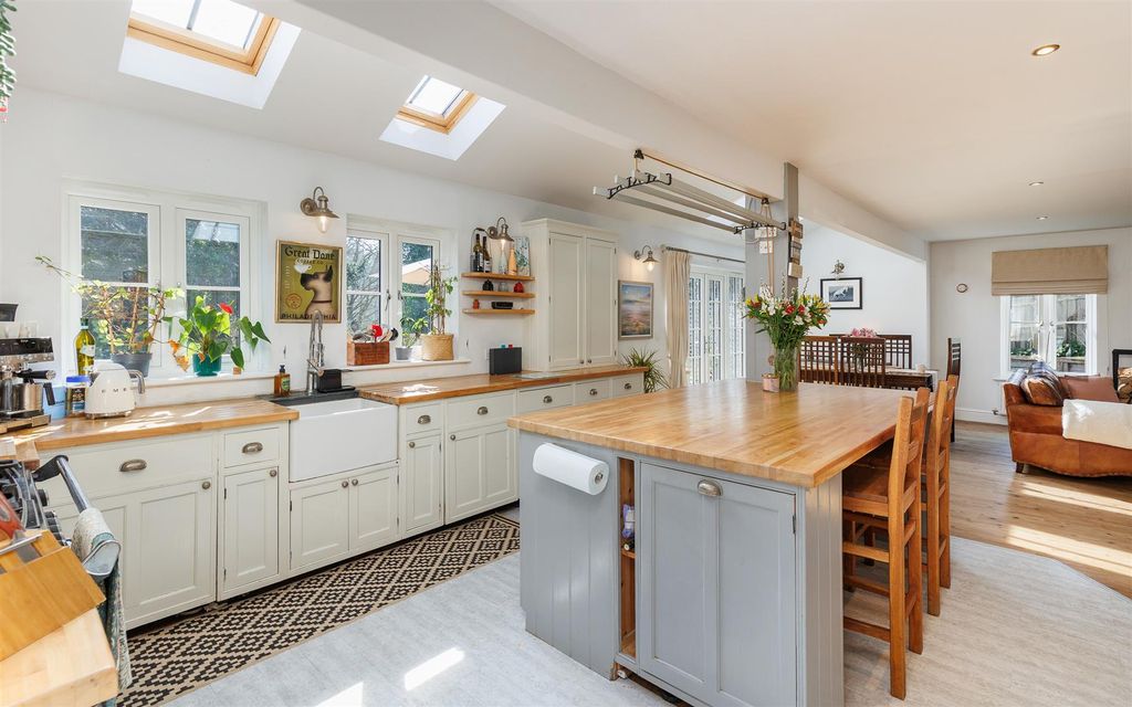 Property photo 3 of 29 Kitchen