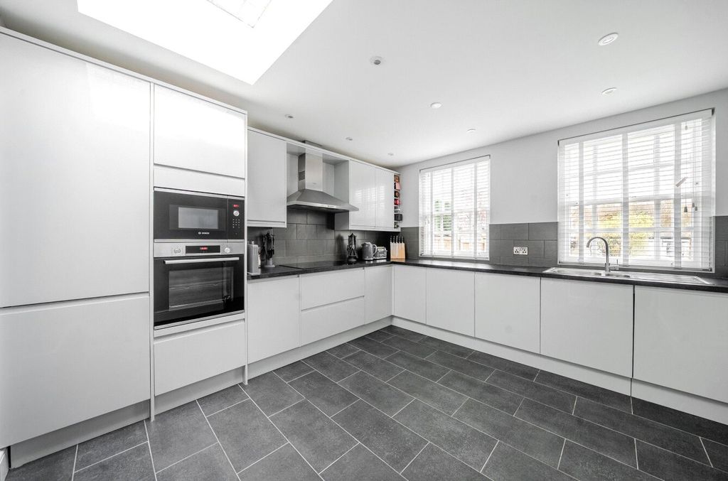 Property photo 3 of 15 Kitchen