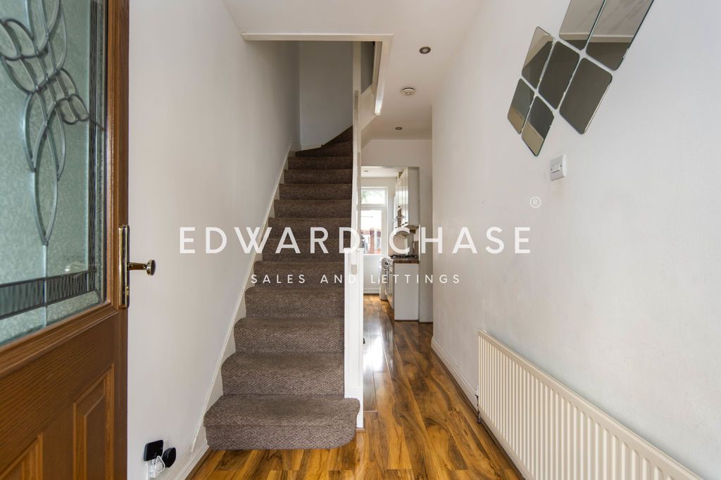 Property photo 2 of 16 Photo 10